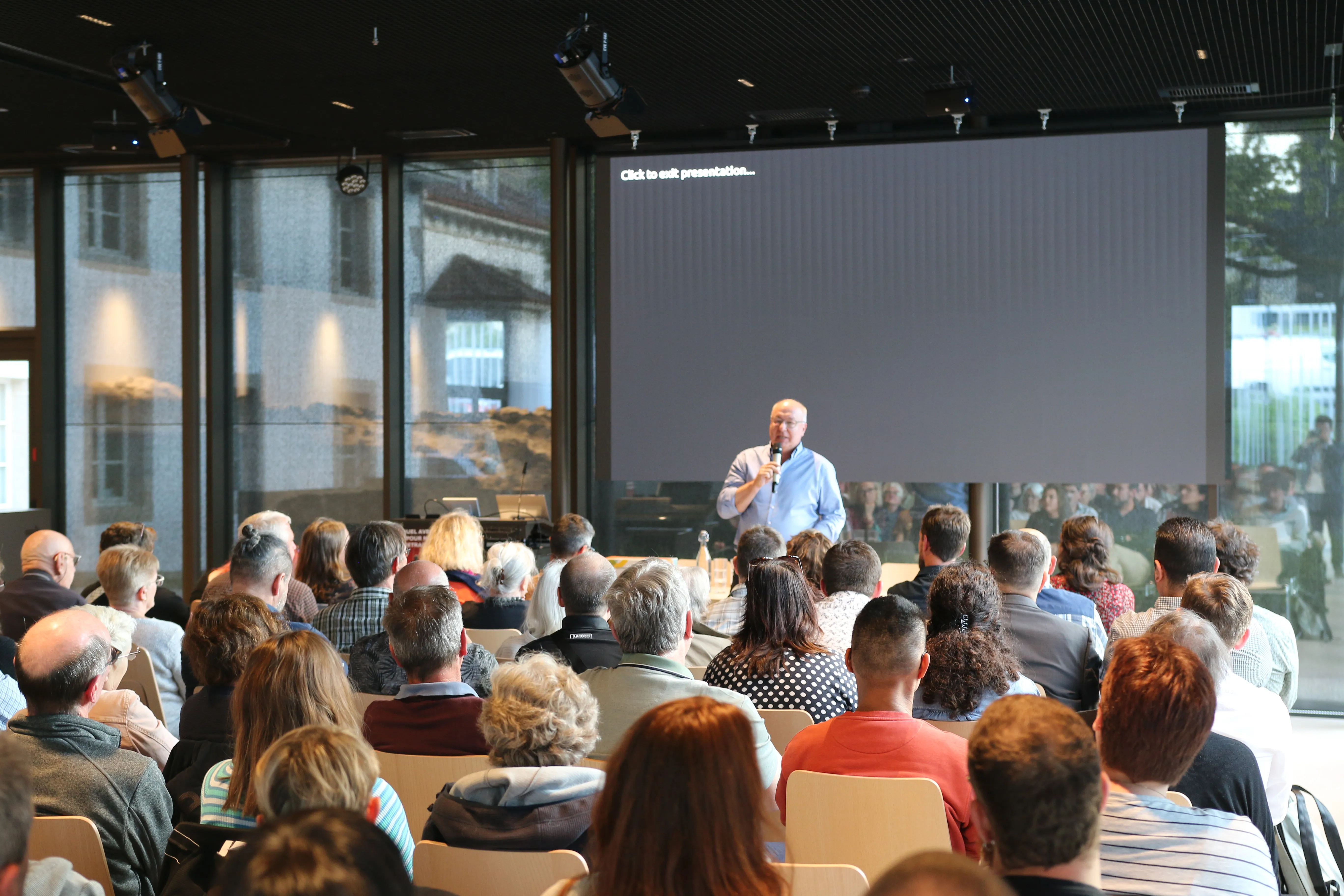 Pierre-Yves Maillard et sa retrospective de l&#x27;AVS